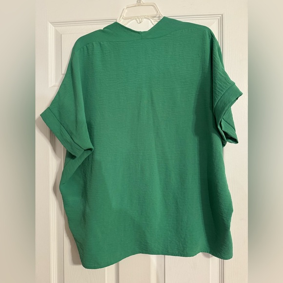 JODIFI Women’s Green Shirt ~ Size Small but oversized L/XL fit - Picture 2 of 8